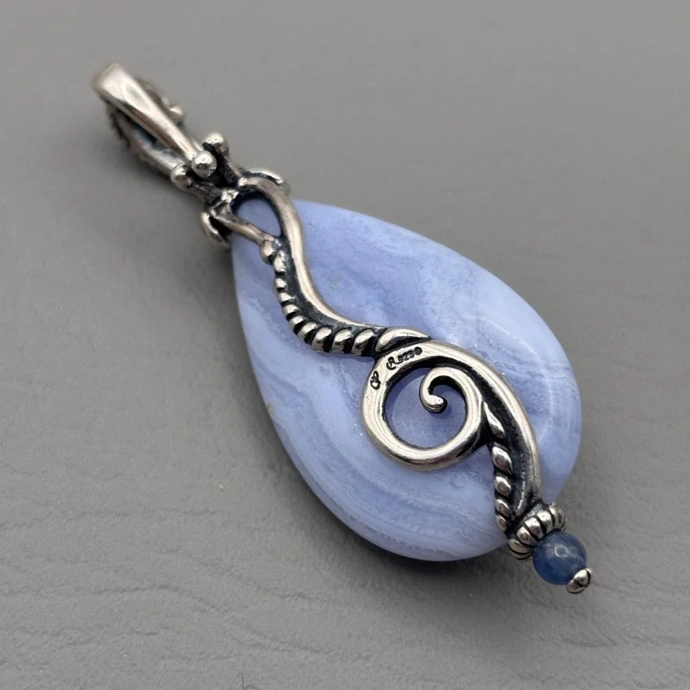 Vintage Carolyn Pollack 925 Blue Lace Agate Blue Kyanite Half Moon Bay Pendant